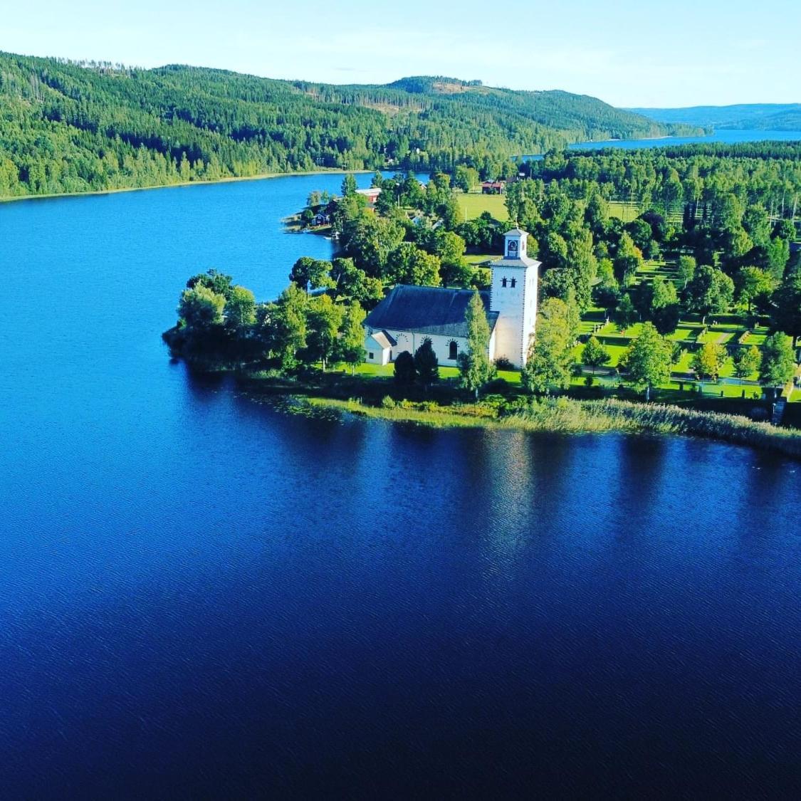 Stuga Ros Naturcamping Lagom Gräsmark Exteriér fotografie